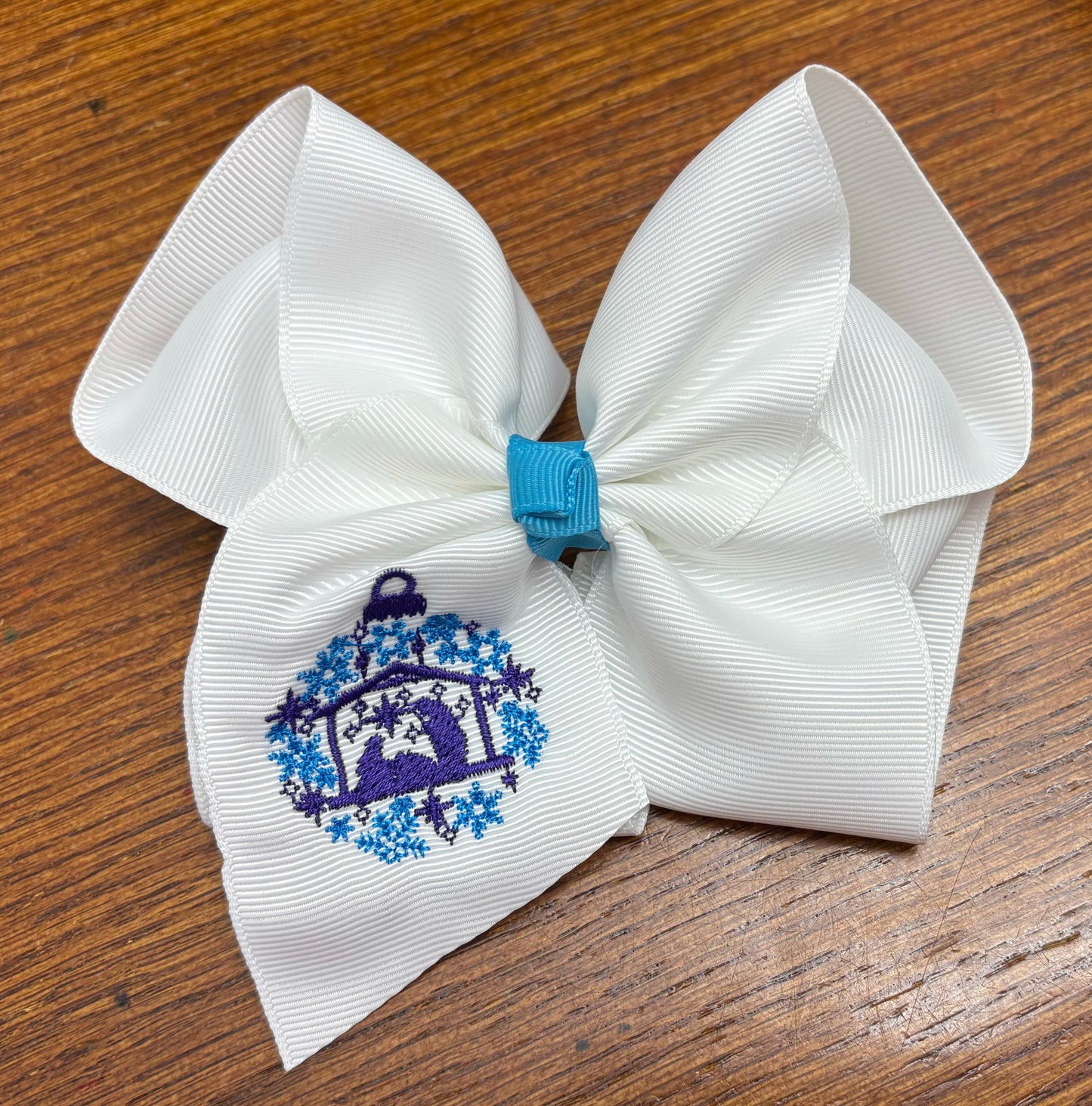 Nativity Ornament Embroidered Hair Bow
