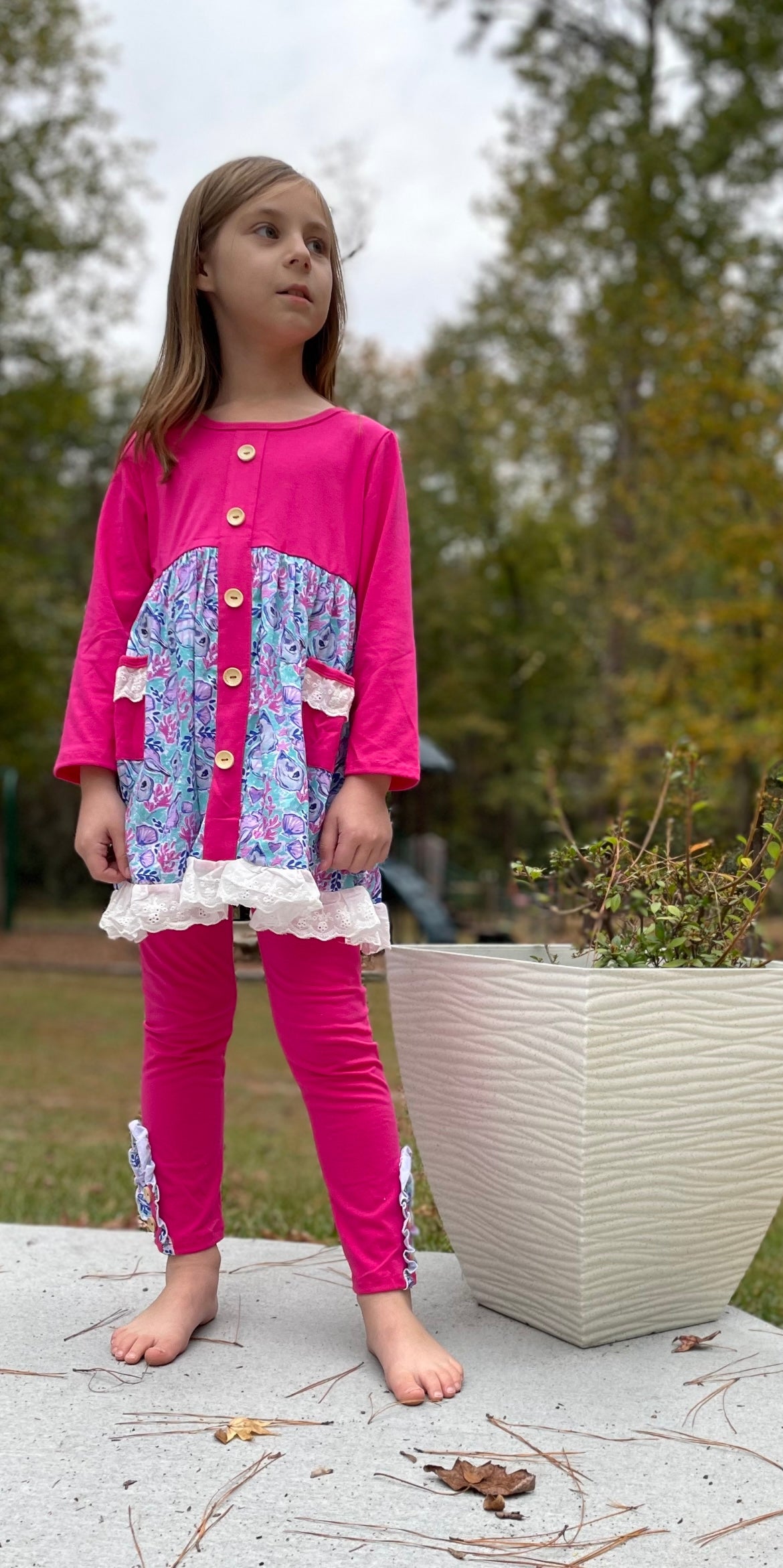 She’ll Concher the World Girls Legging Set