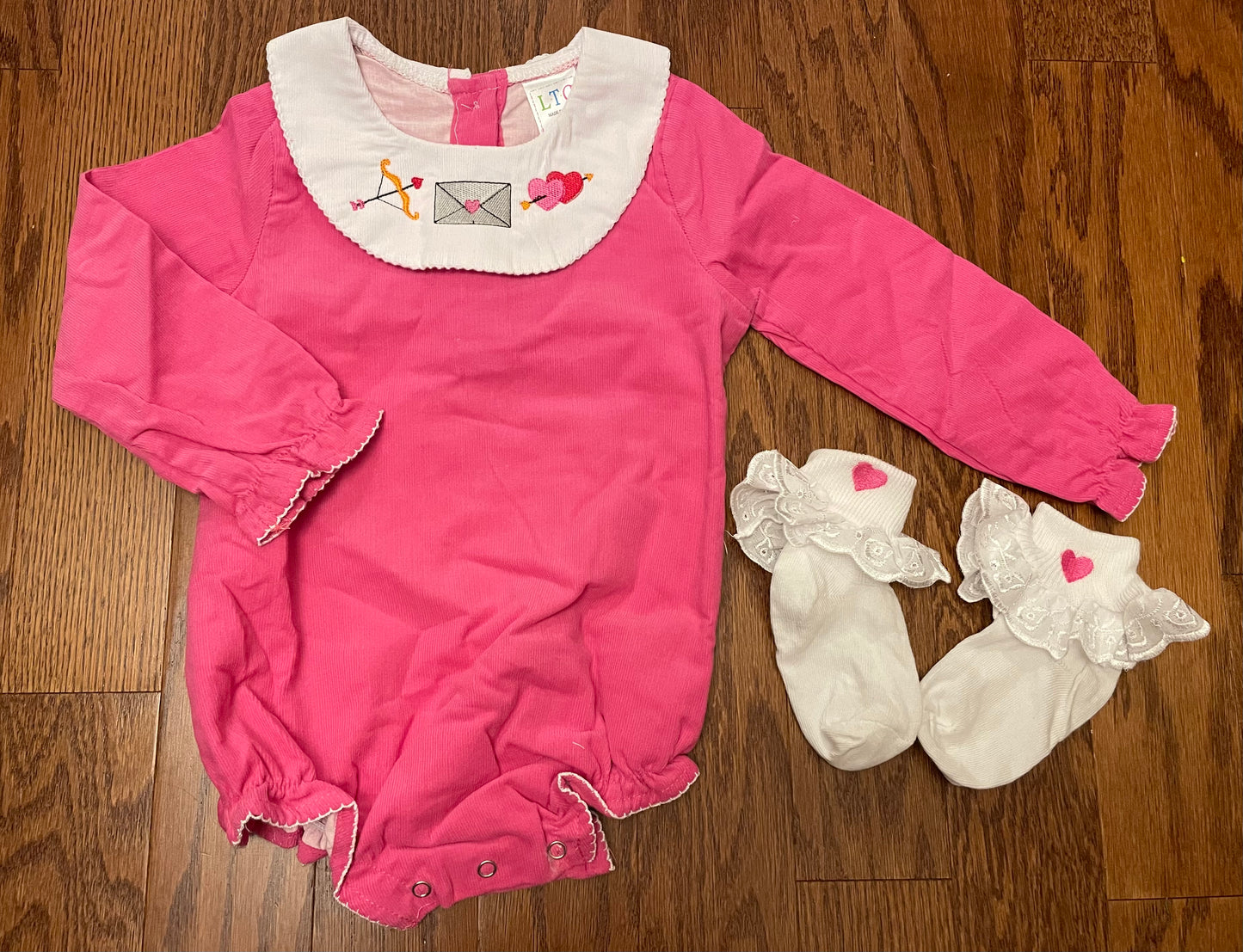 Embroidered Hearts/Valentines girl bubble and matching socks