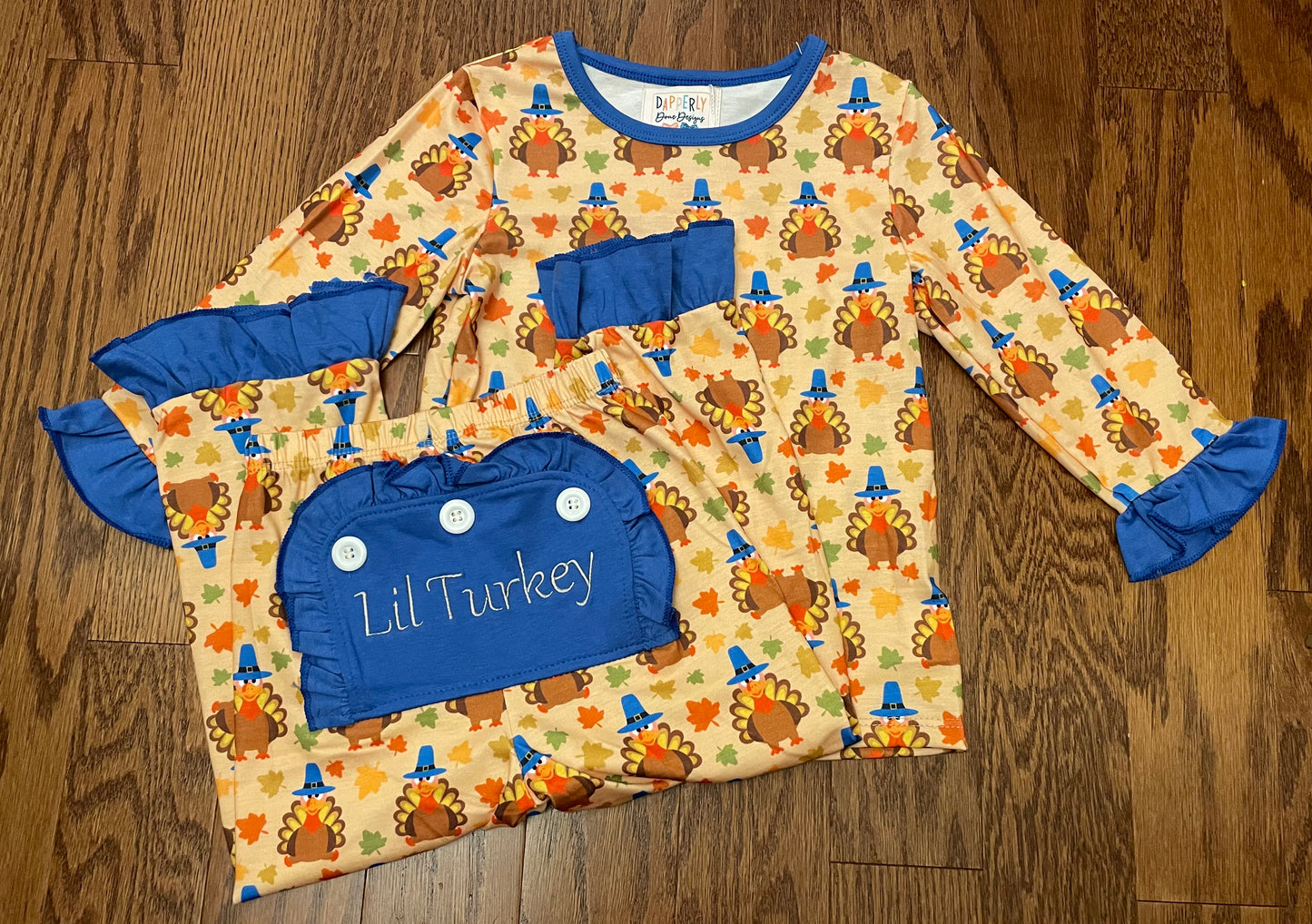 Lil Turkey girl lounge set