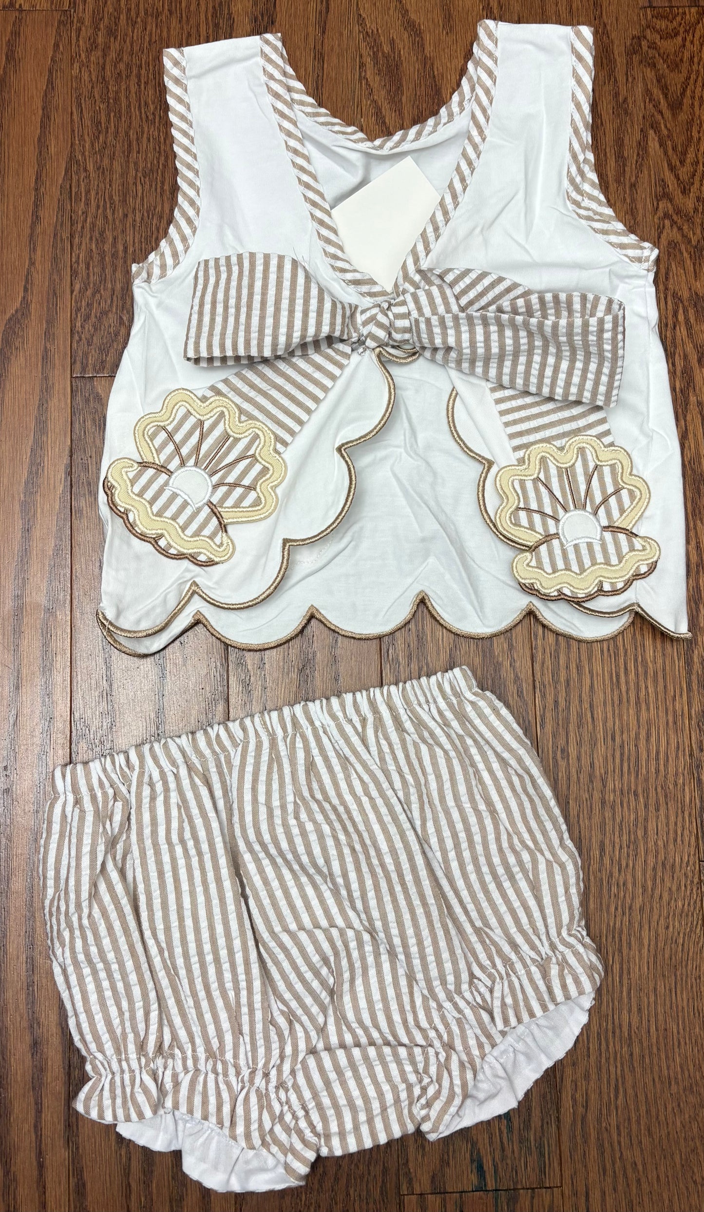 Seersucker Shells girl diaper set