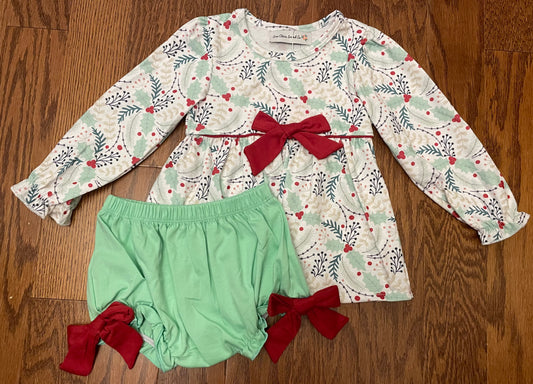 Holiday Holly girls diaper set ￼