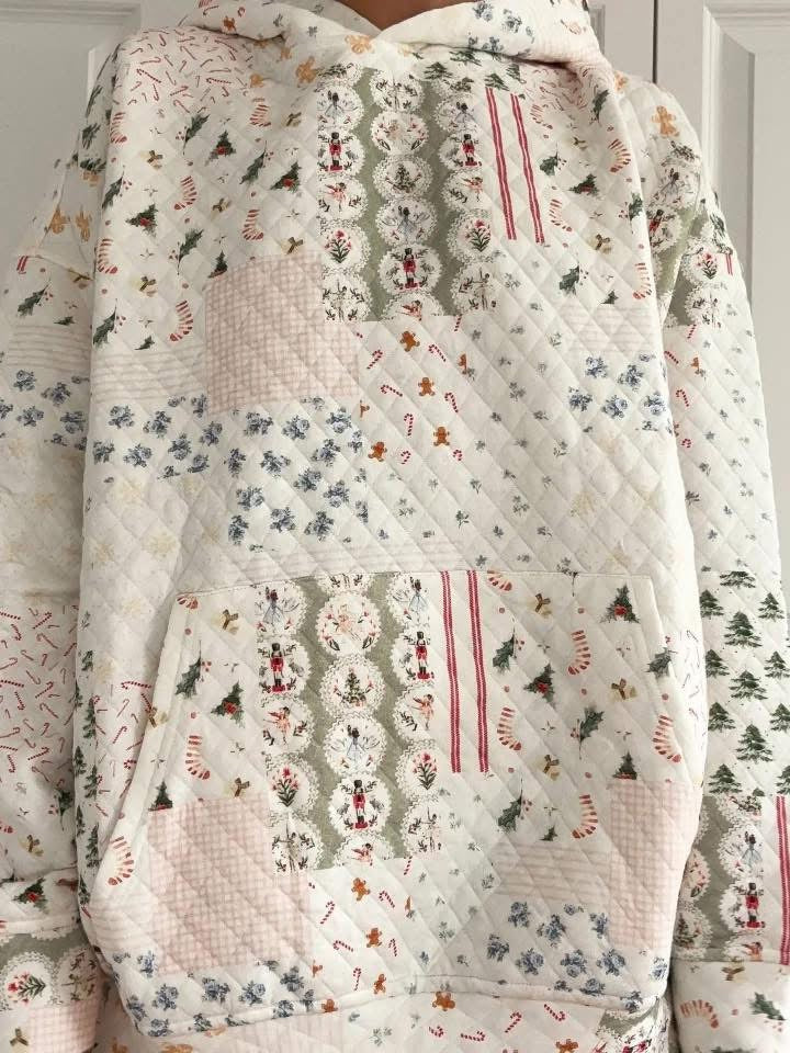 Women’s Quilted Christmas Hooded sweater